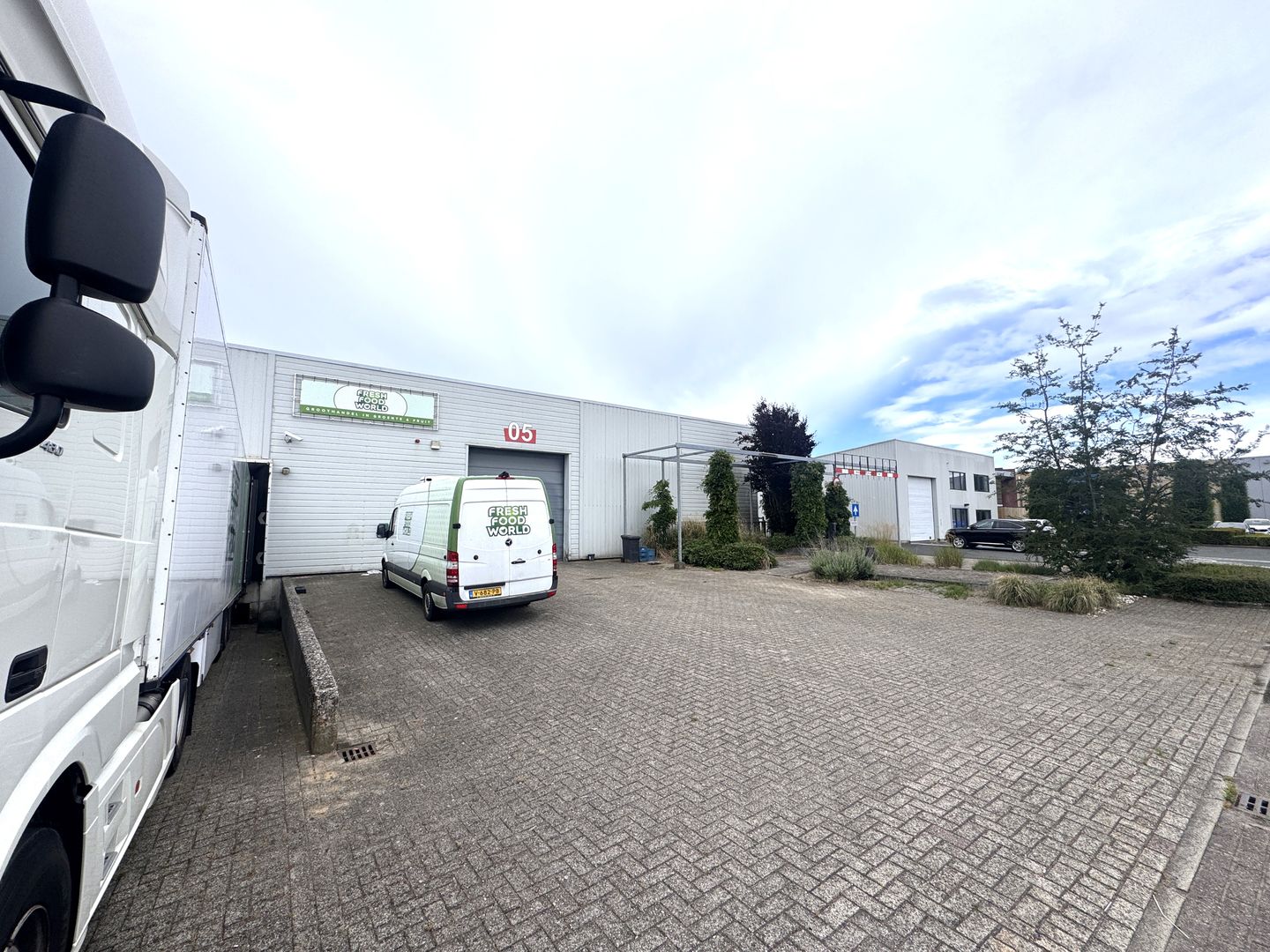 View photo 4 of Handelsweg 14