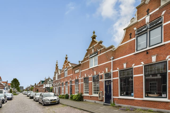 Photo 4 of Emmastraat 46