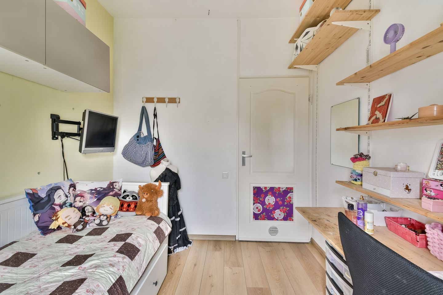 Photo 19 of Emmastraat 46