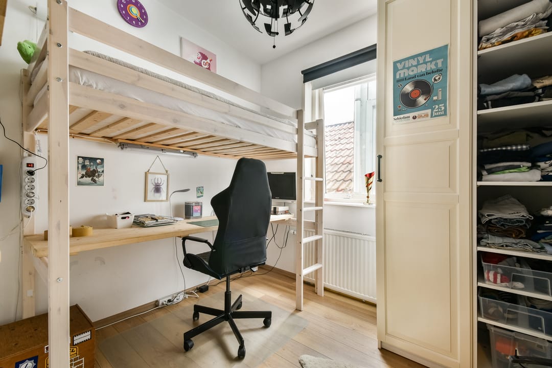 Photo 16 of Emmastraat 46