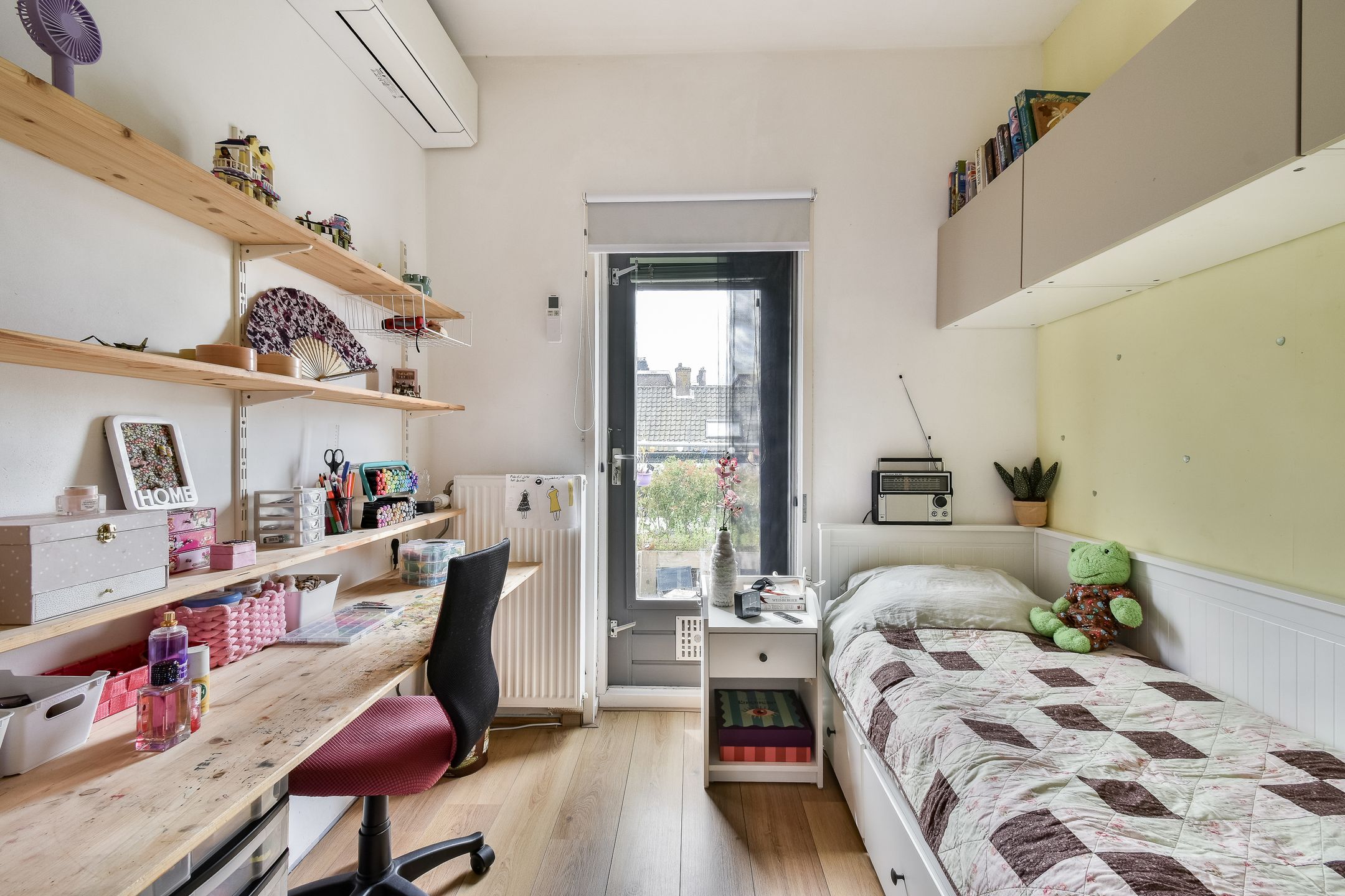Photo 18 of Emmastraat 46