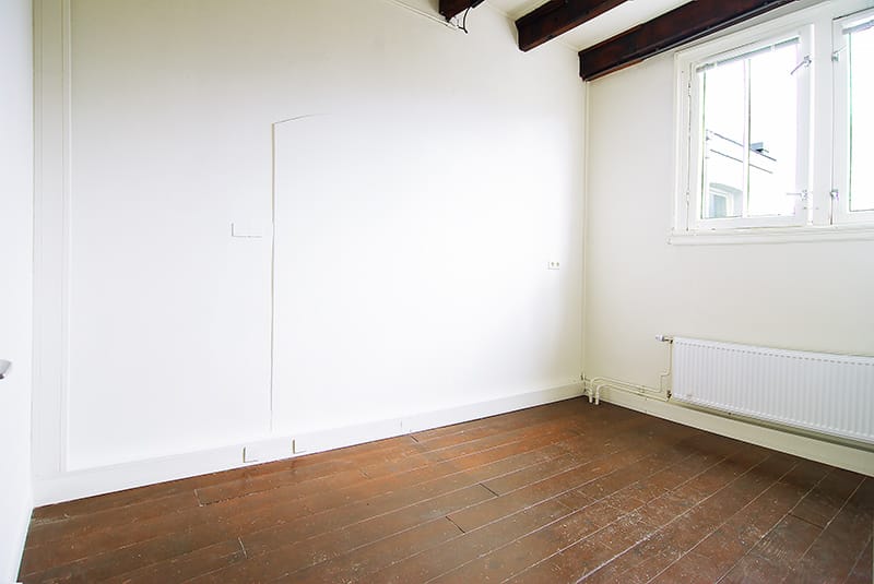 View photo 4 of Warmoesstraat 155