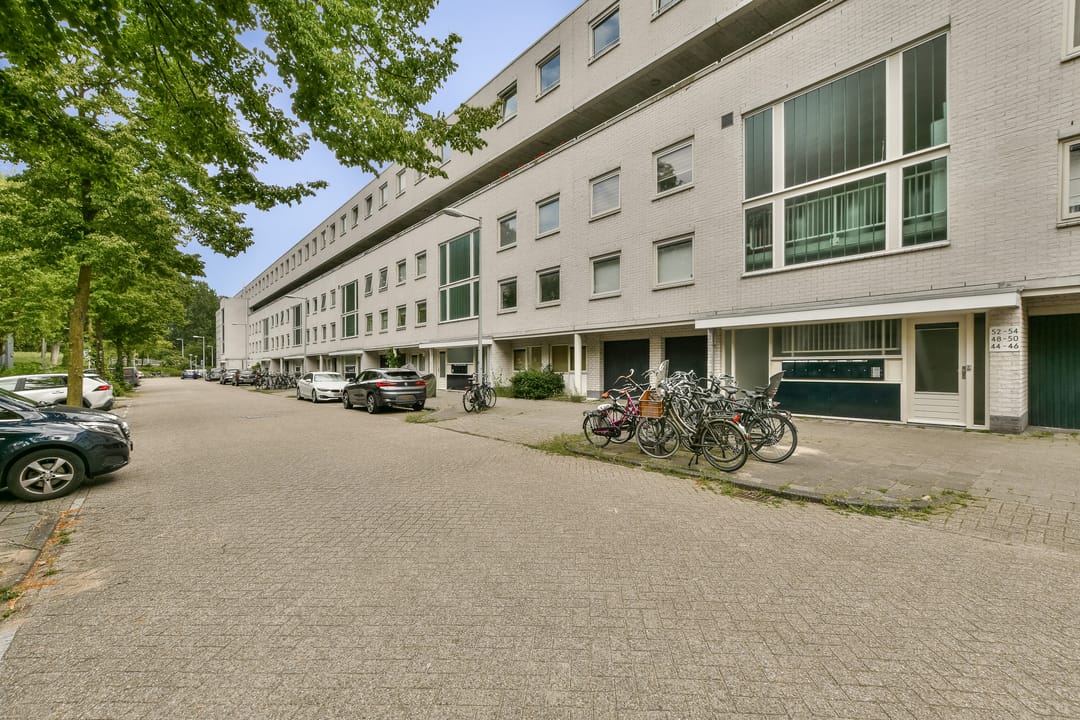 Photo 1 of Bertrand Russellstraat 44