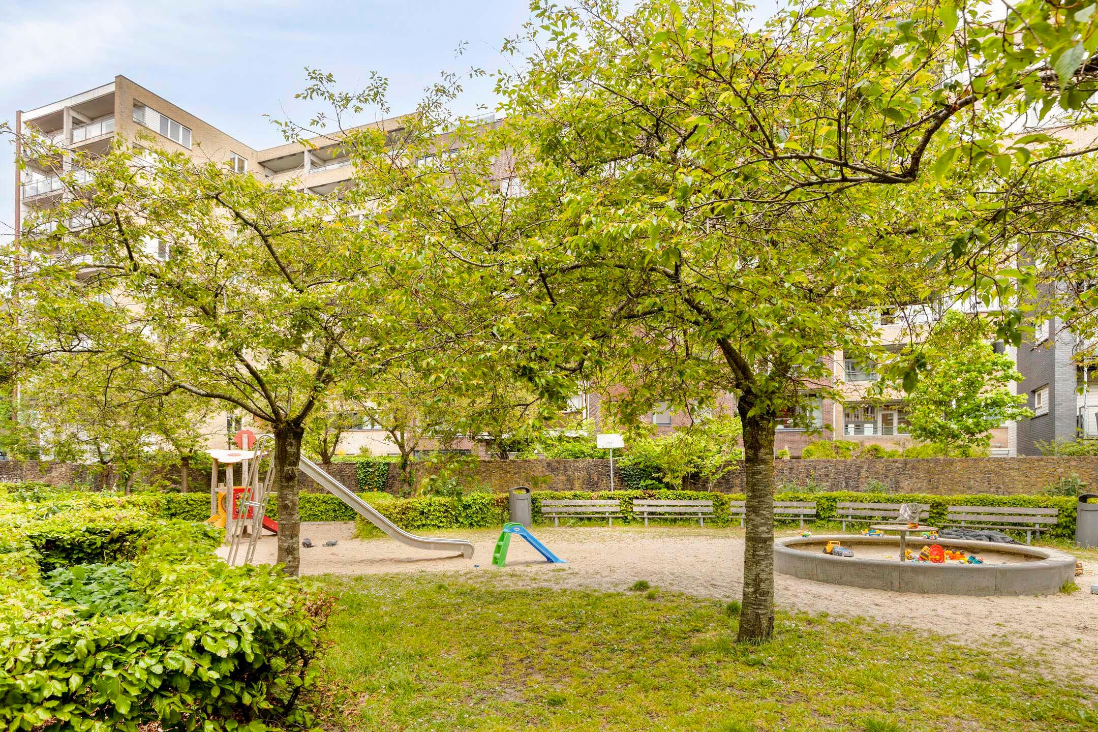 Photo 42 of Tosaristraat 19