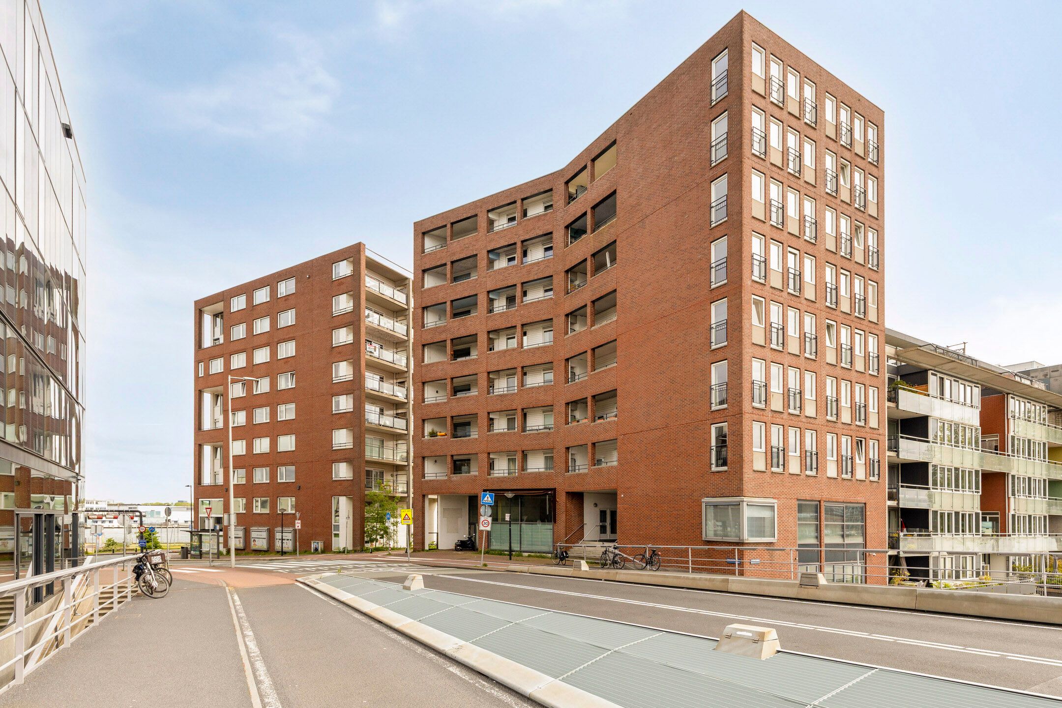Photo 39 of Tosaristraat 19