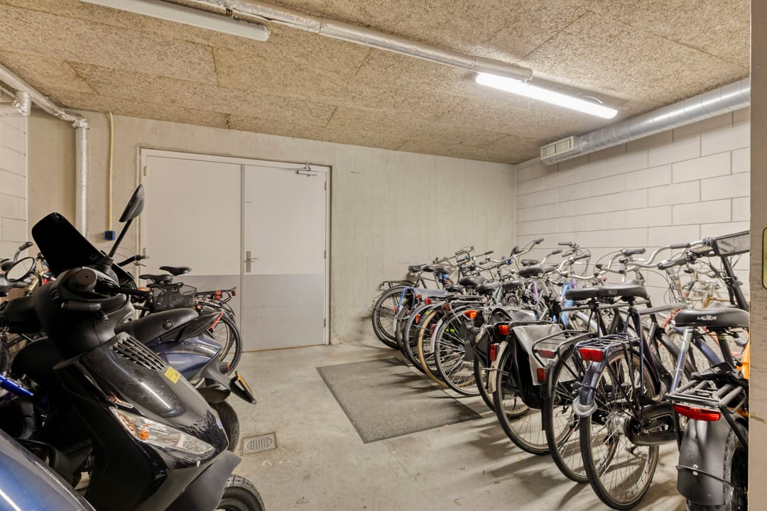 Photo 38 of Tosaristraat 19