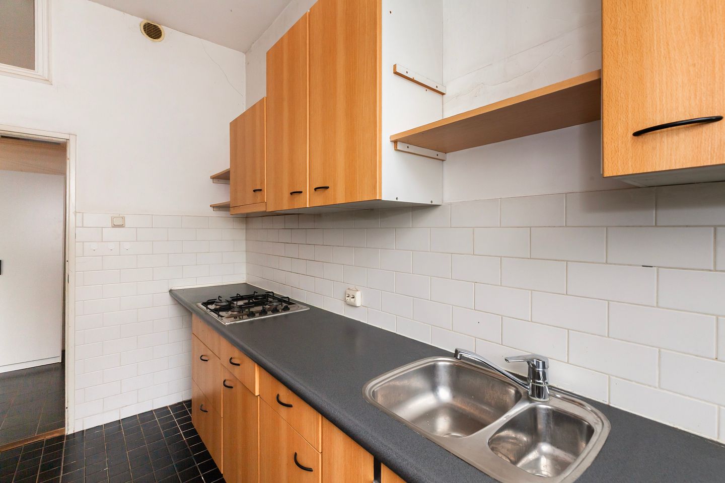 Photo 14 of Hondiusstraat 13-B