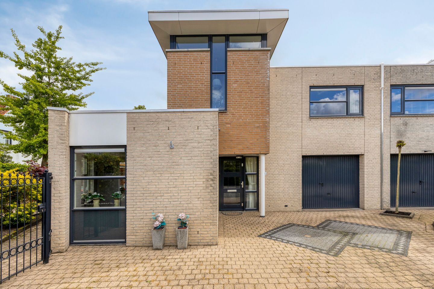 Photo 1 of Van Leeuwenhoeklaan 11