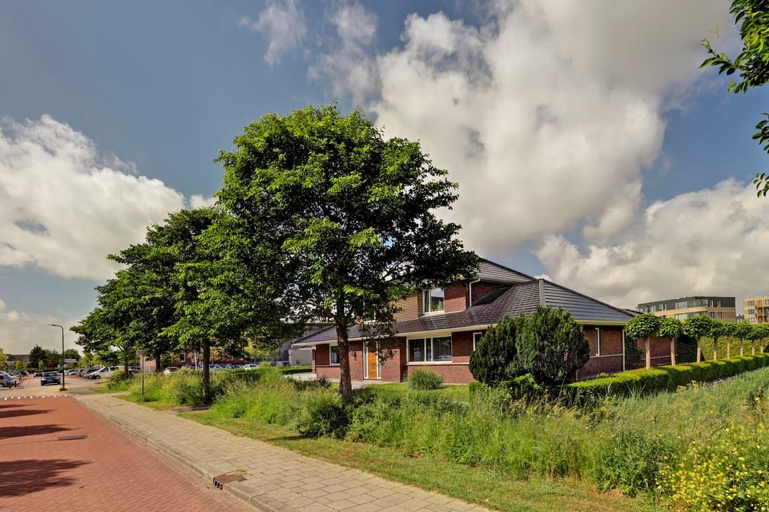 Photo 47 of Johan van Oldenbarneveltstraat 2-1