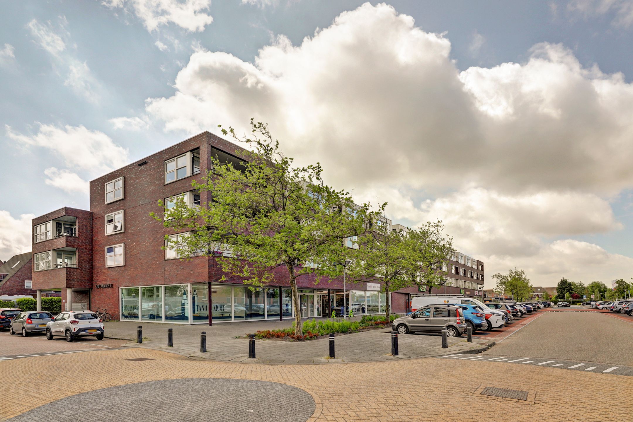 Photo 45 of Johan van Oldenbarneveltstraat 2-1