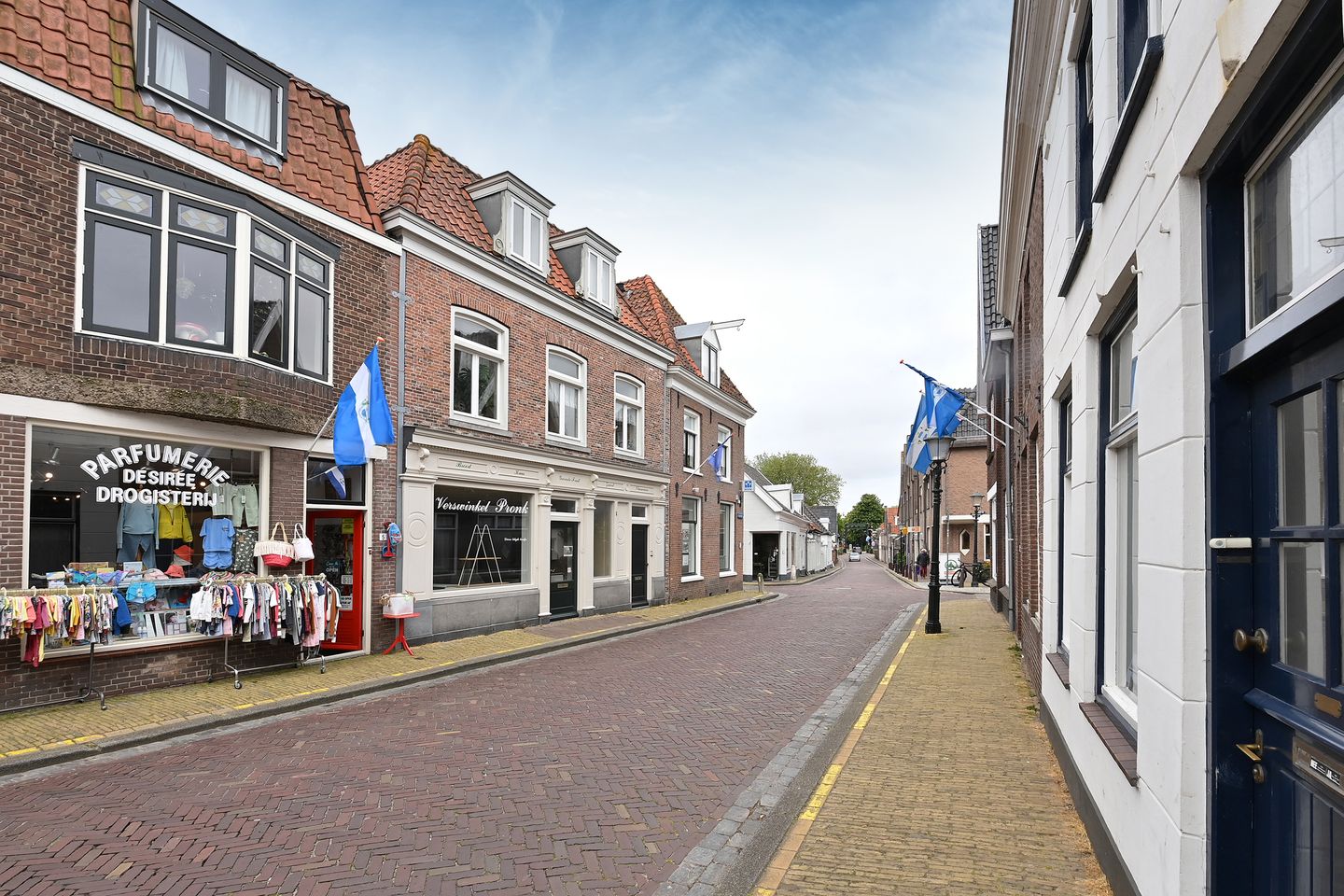 View photo 3 of Sluisstraat 7