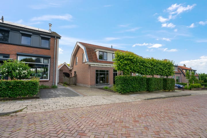 Twee-onder-één-kap te koop: Achterbergsestraatweg 36, Rhenen