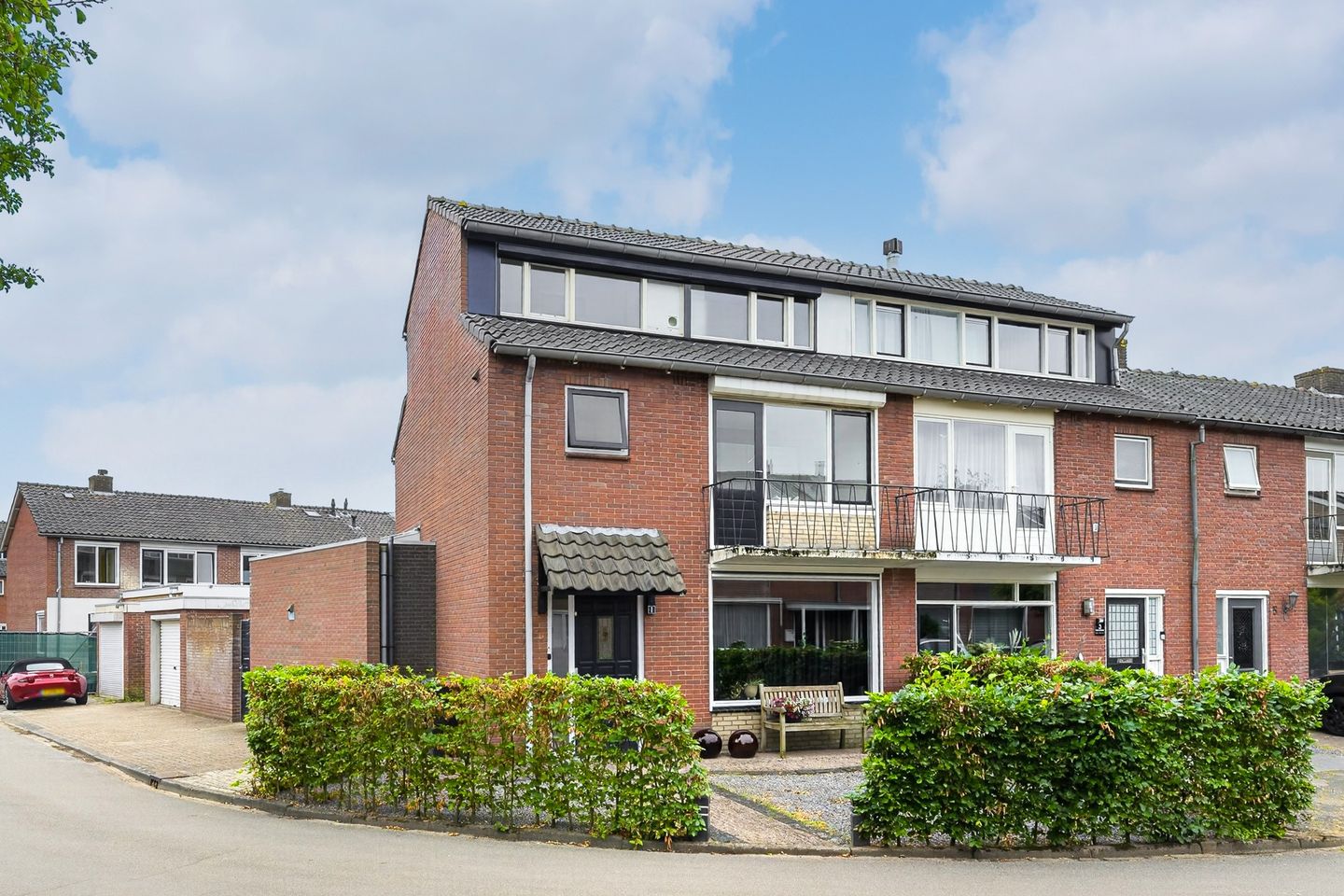 Photo 1 of Hazelaarstraat 1
