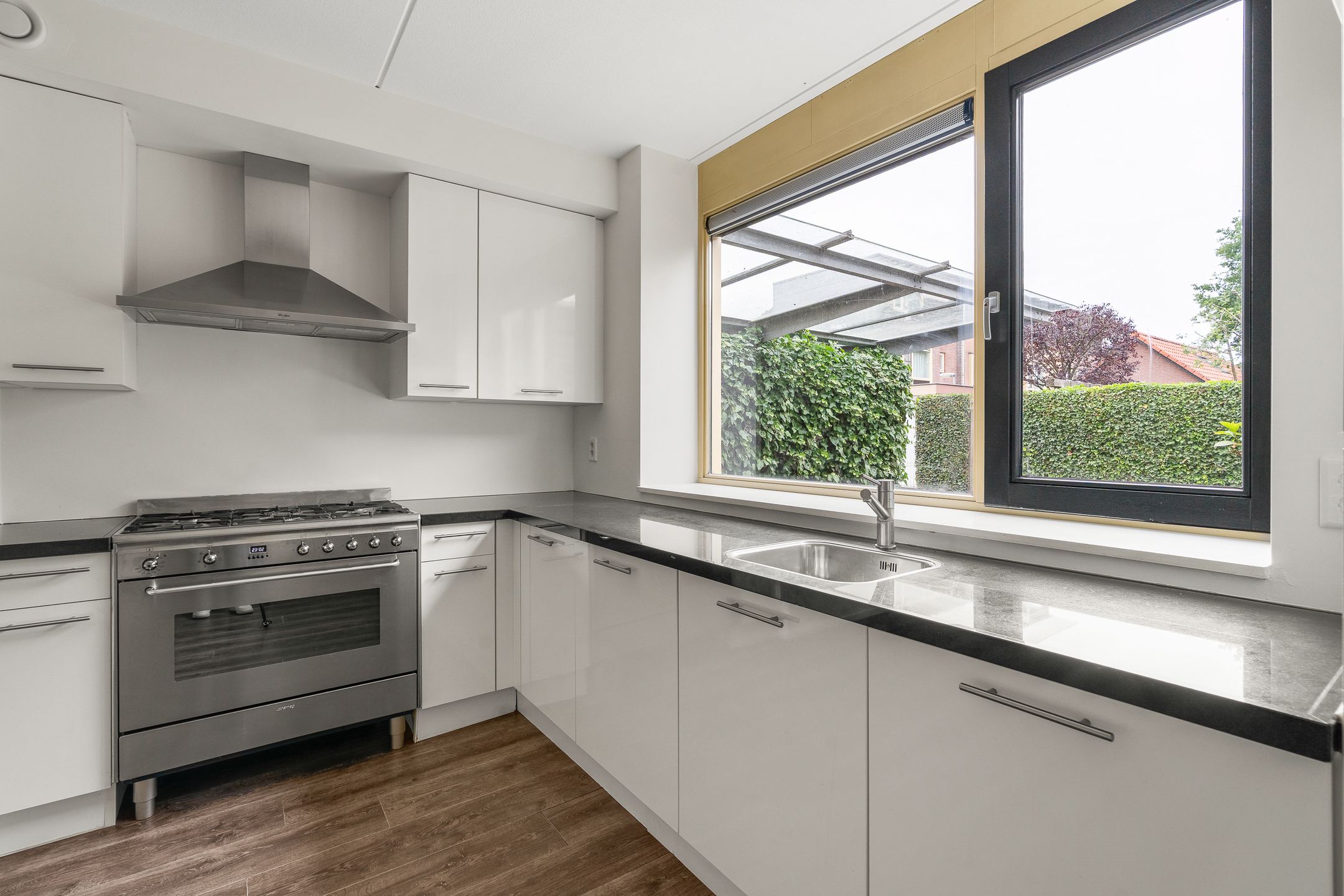 Photo 12 of Dominee Versteegtstraat 3