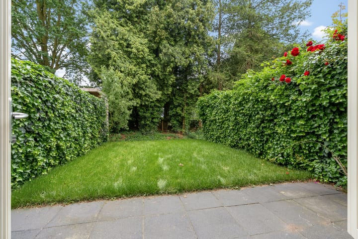 Photo 3 of Dominee Versteegtstraat 3