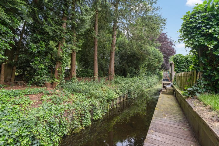 Photo 4 of Dominee Versteegtstraat 3