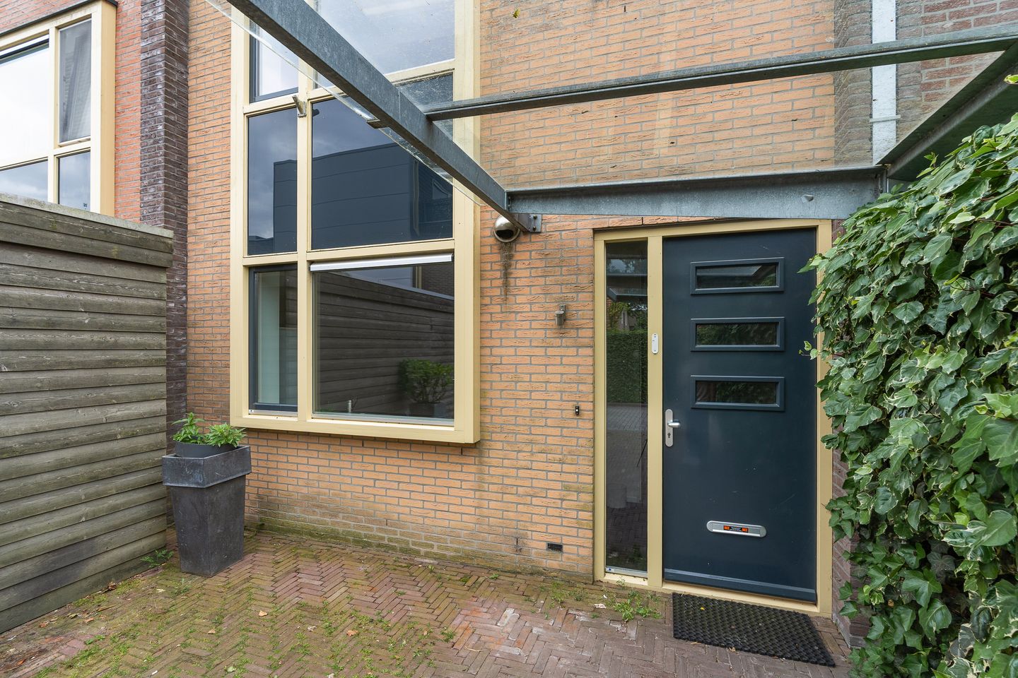 Photo 5 of Dominee Versteegtstraat 3