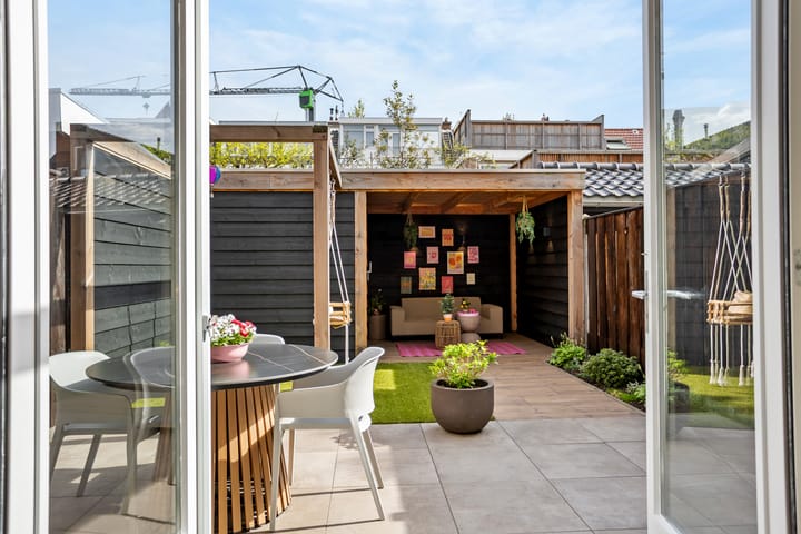 Tussenwoning te koop: Plaspoelstraat 51, Leidschendam