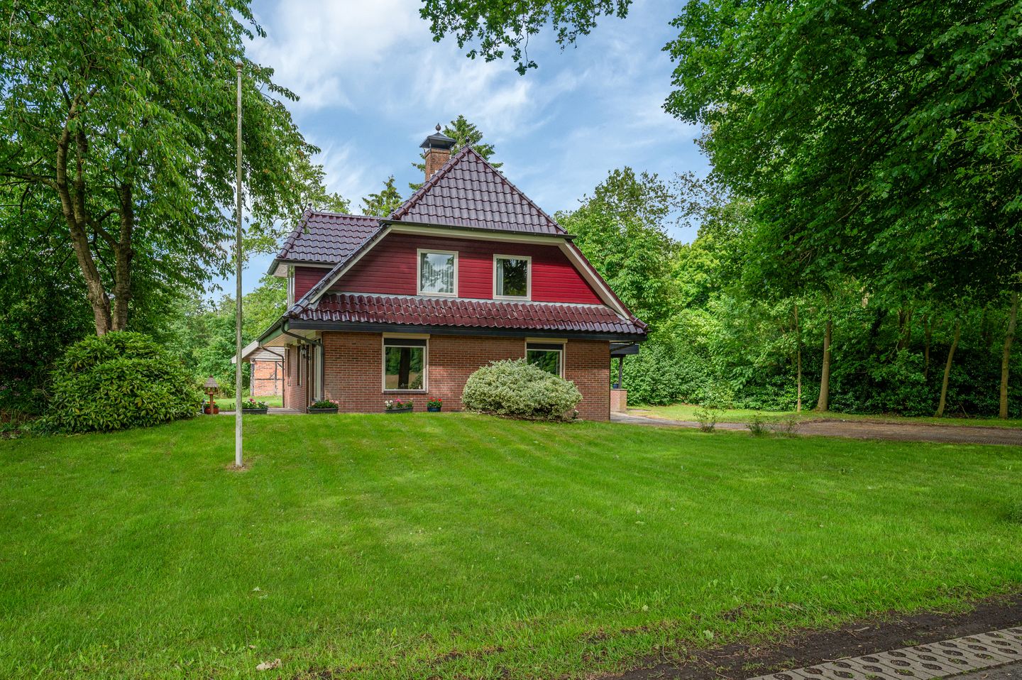 Foto 4 van Veelerweg 6