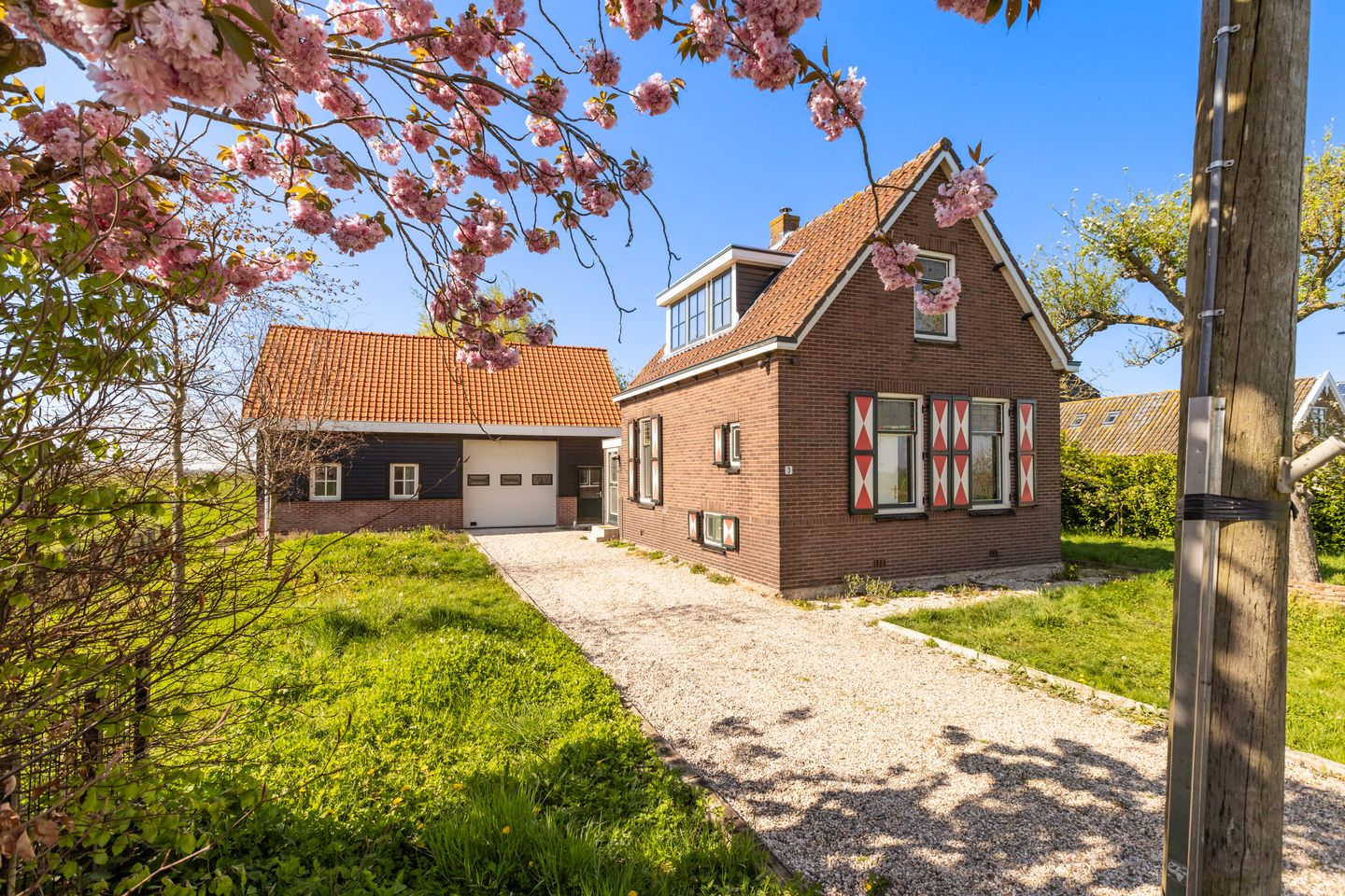 Photo 1 of Achterbroek 3