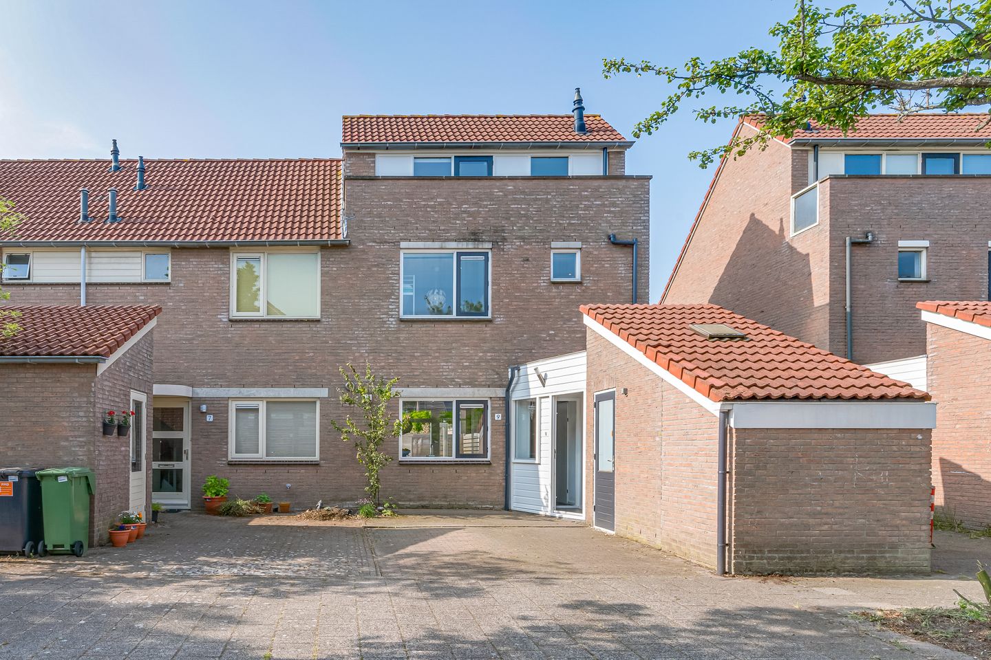 Foto 40 van Henriëtte Roland Holststraat 9