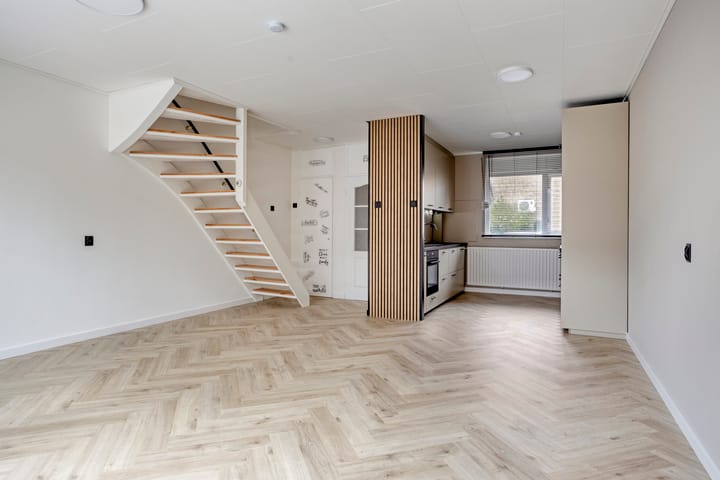 Tussenwoning te koop: Hof van Voorne 18, Bergen Op Zoom