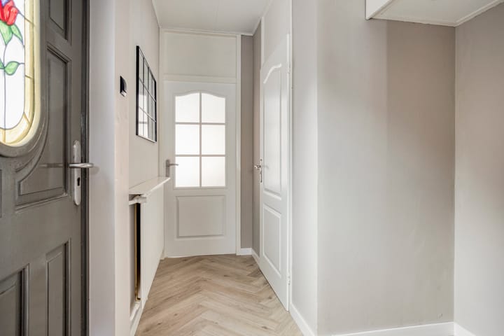 Tussenwoning te koop: Hof van Voorne 18, Bergen Op Zoom
