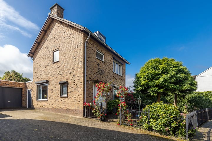 Vrijstaande woning te koop: Kerkstraat 6, Guttecoven