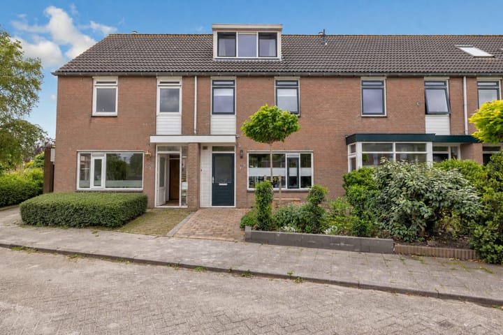 Photo 2 of Piet Blokkerstraat 8