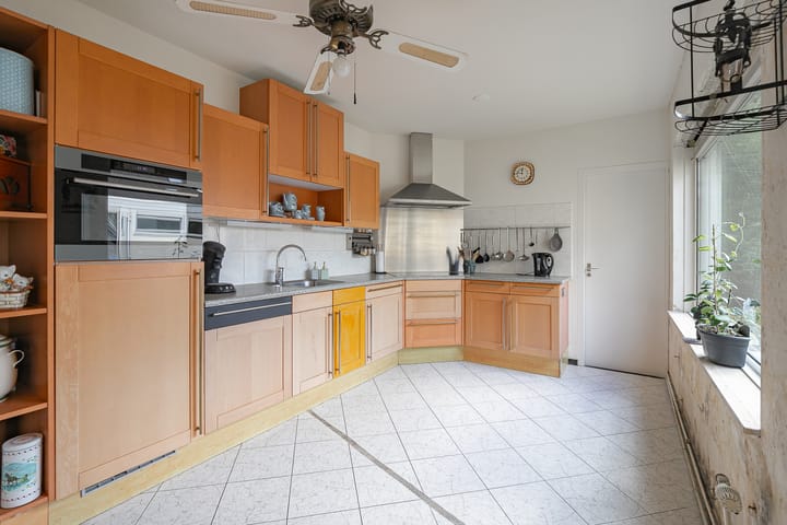 Tussenwoning te koop: Westrand 110, Maastricht