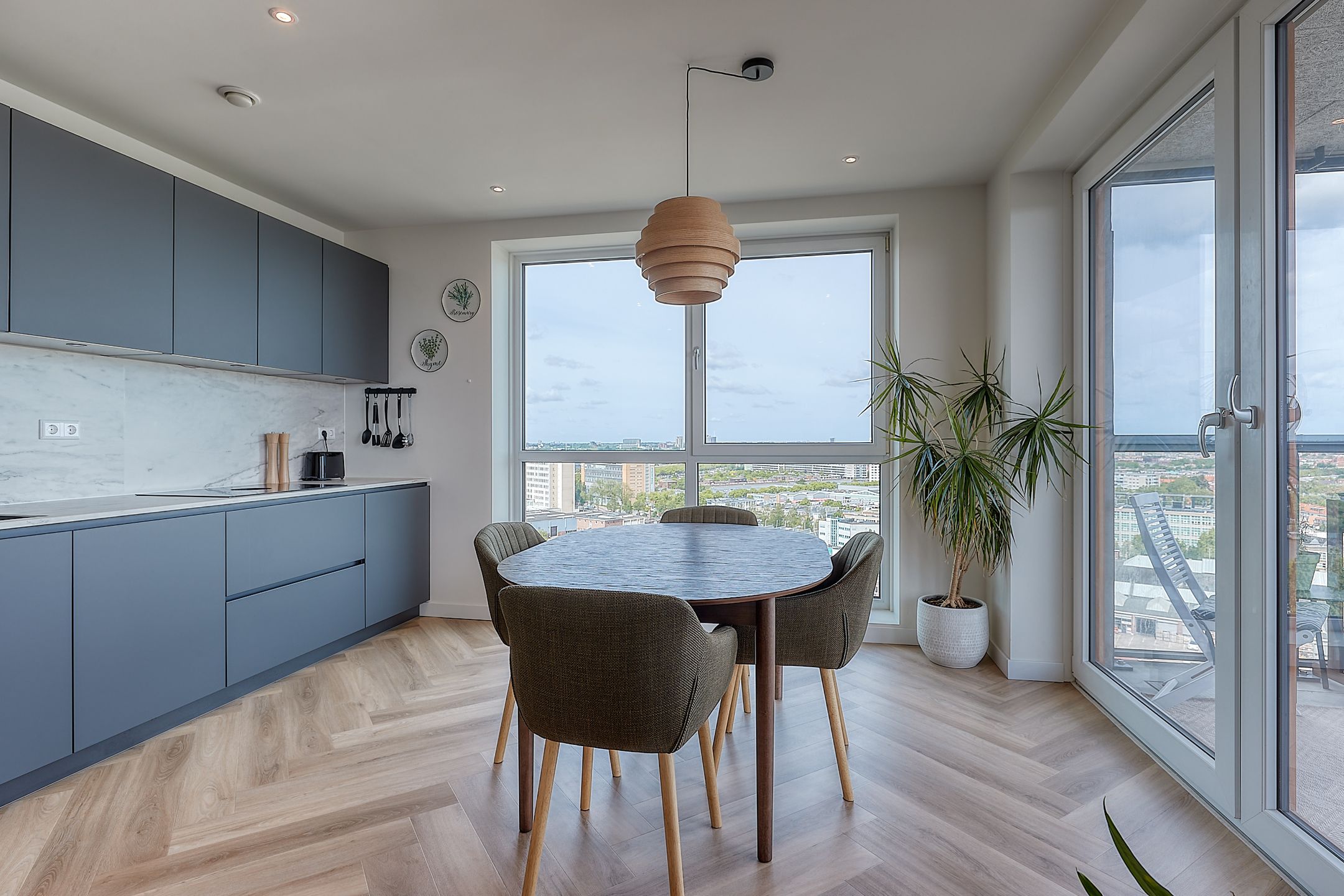 Photo 6 of Waldorpstraat 1744