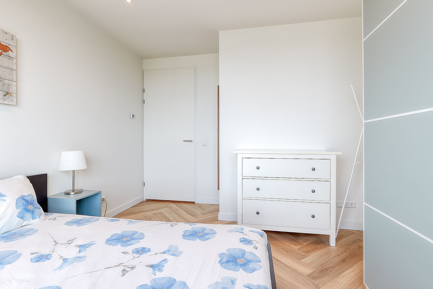 Photo 20 of Waldorpstraat 1744