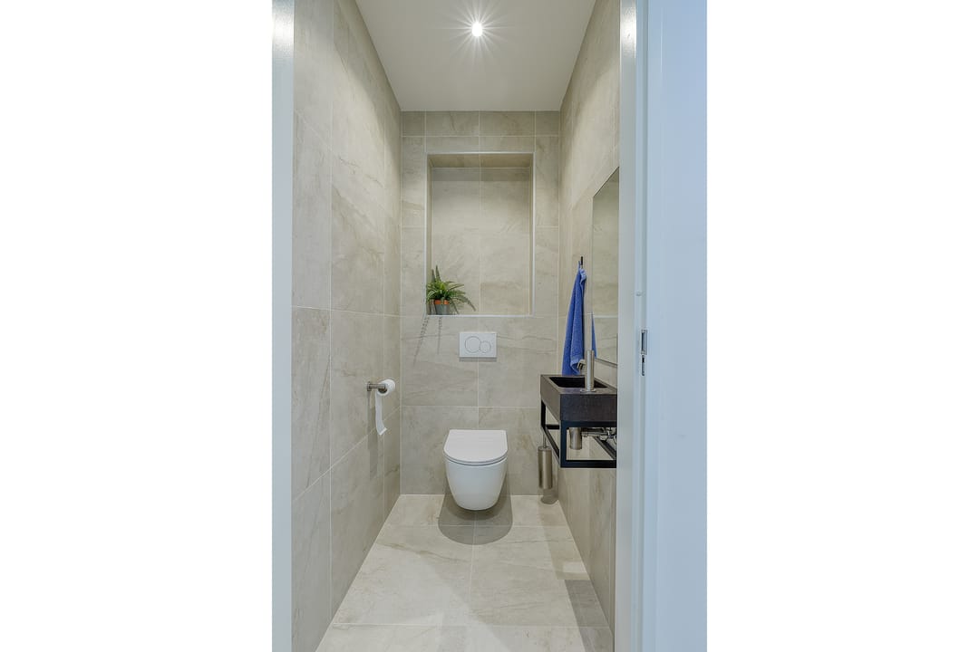 Photo 28 of Waldorpstraat 1744
