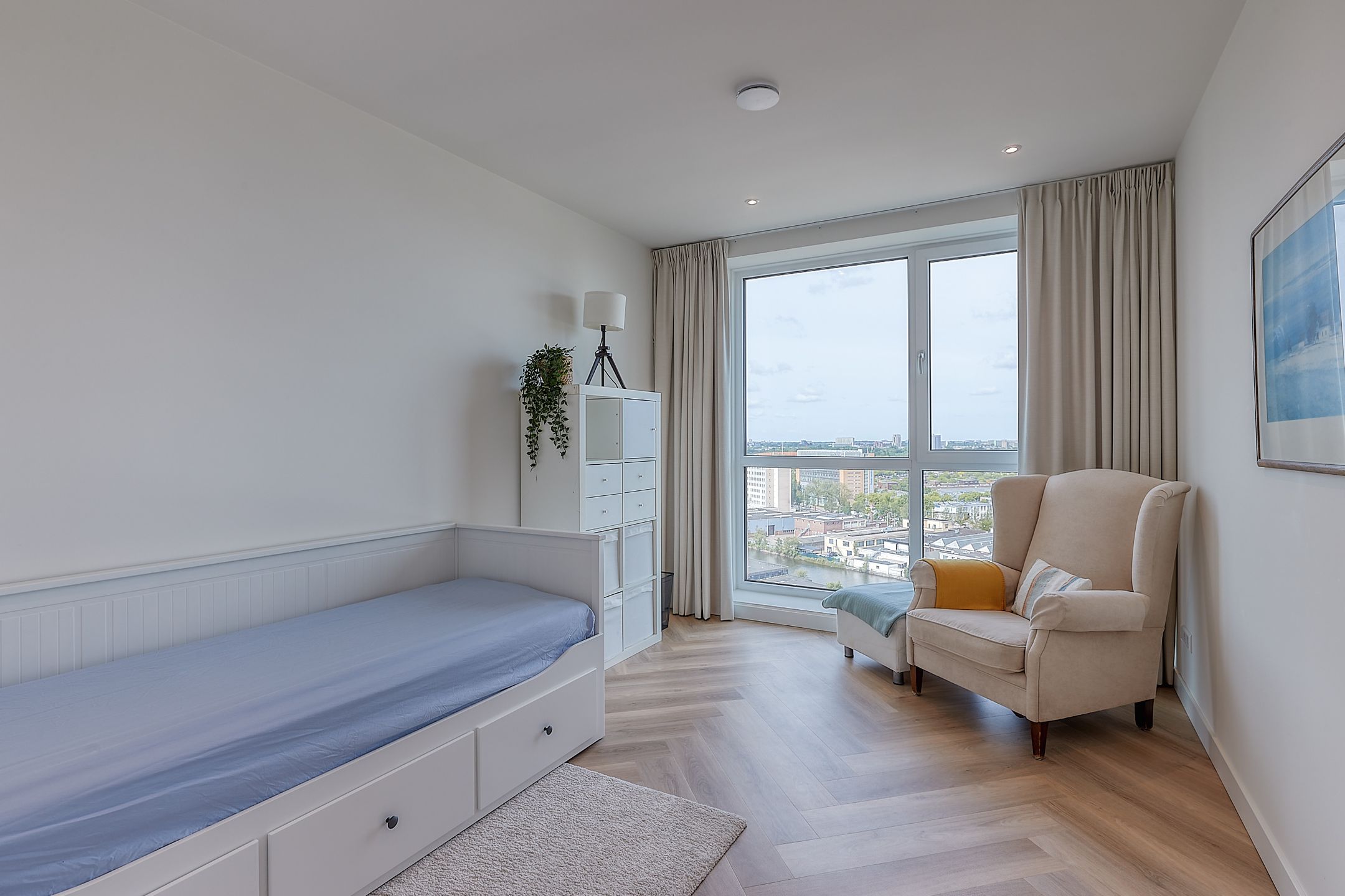 Photo 21 of Waldorpstraat 1744