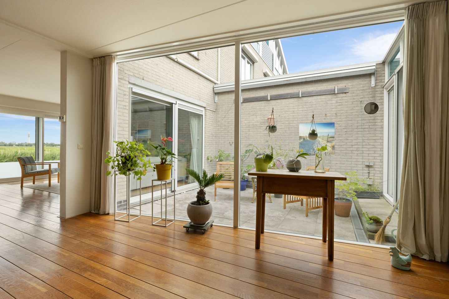 Photo 10 of Claude Debussystraat 25
