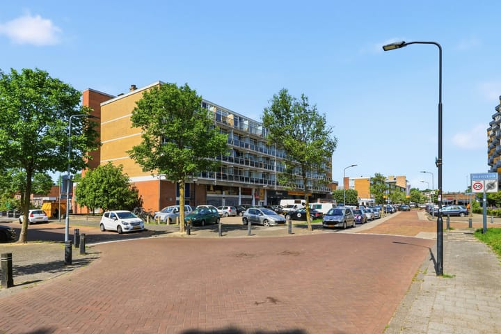 Photo 2 of Waalstraat 84