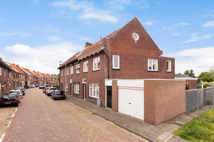 Foto 2 van Charitasstraat 2