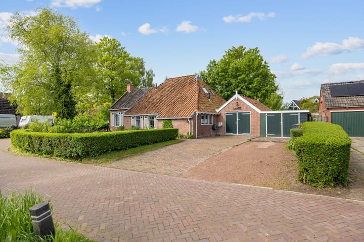 Vrijstaande woning te koop: Kromme Elleboog 2, Sauwerd