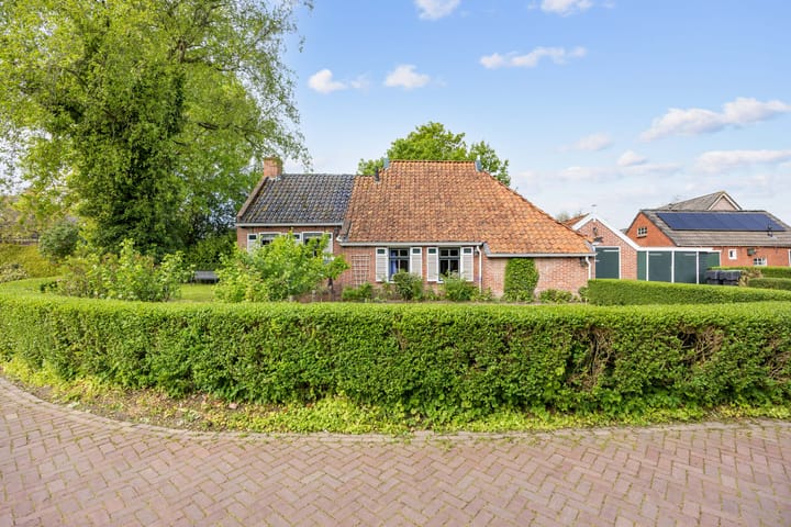 Vrijstaande woning te koop: Kromme Elleboog 2, Sauwerd