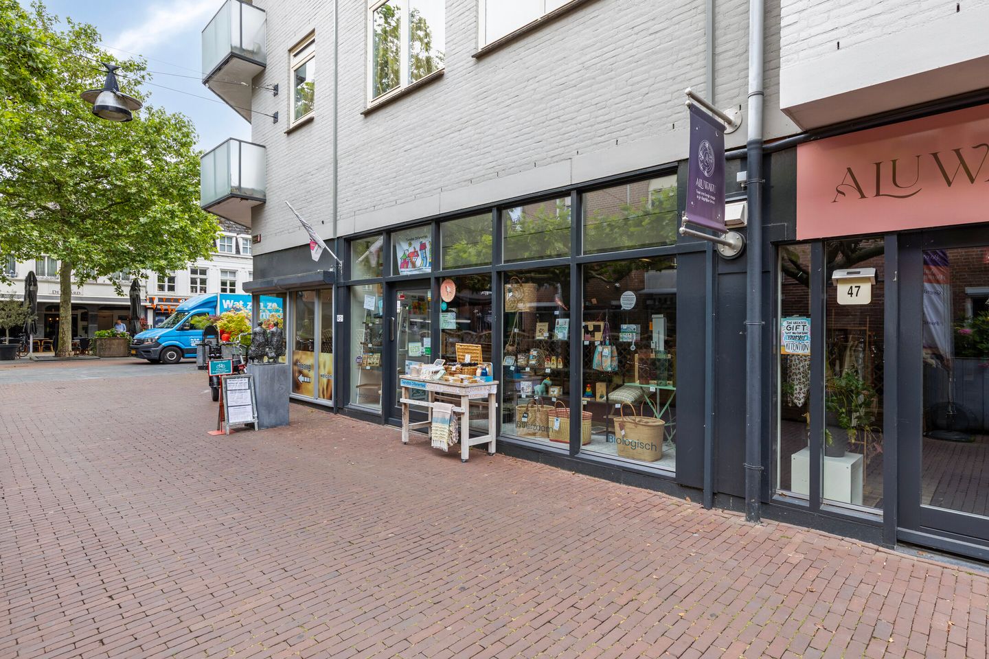 View photo 4 of Markt 45-A