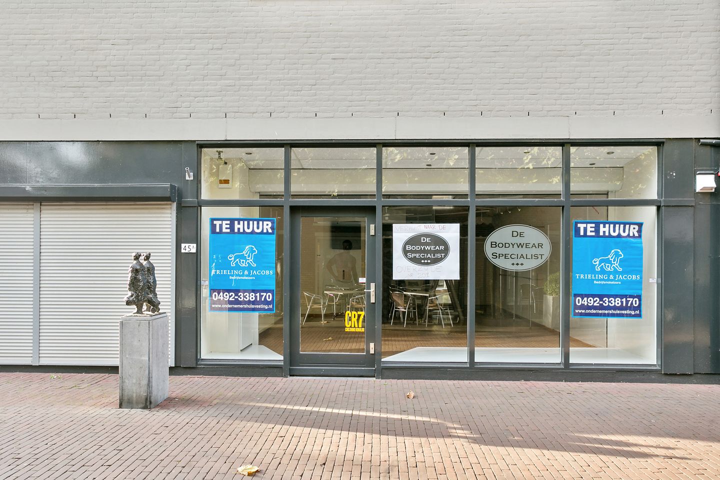 View photo 3 of Markt 45-A