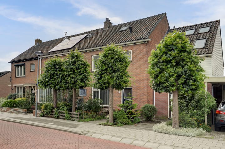 Foto 4 van Esdoornlaan 18