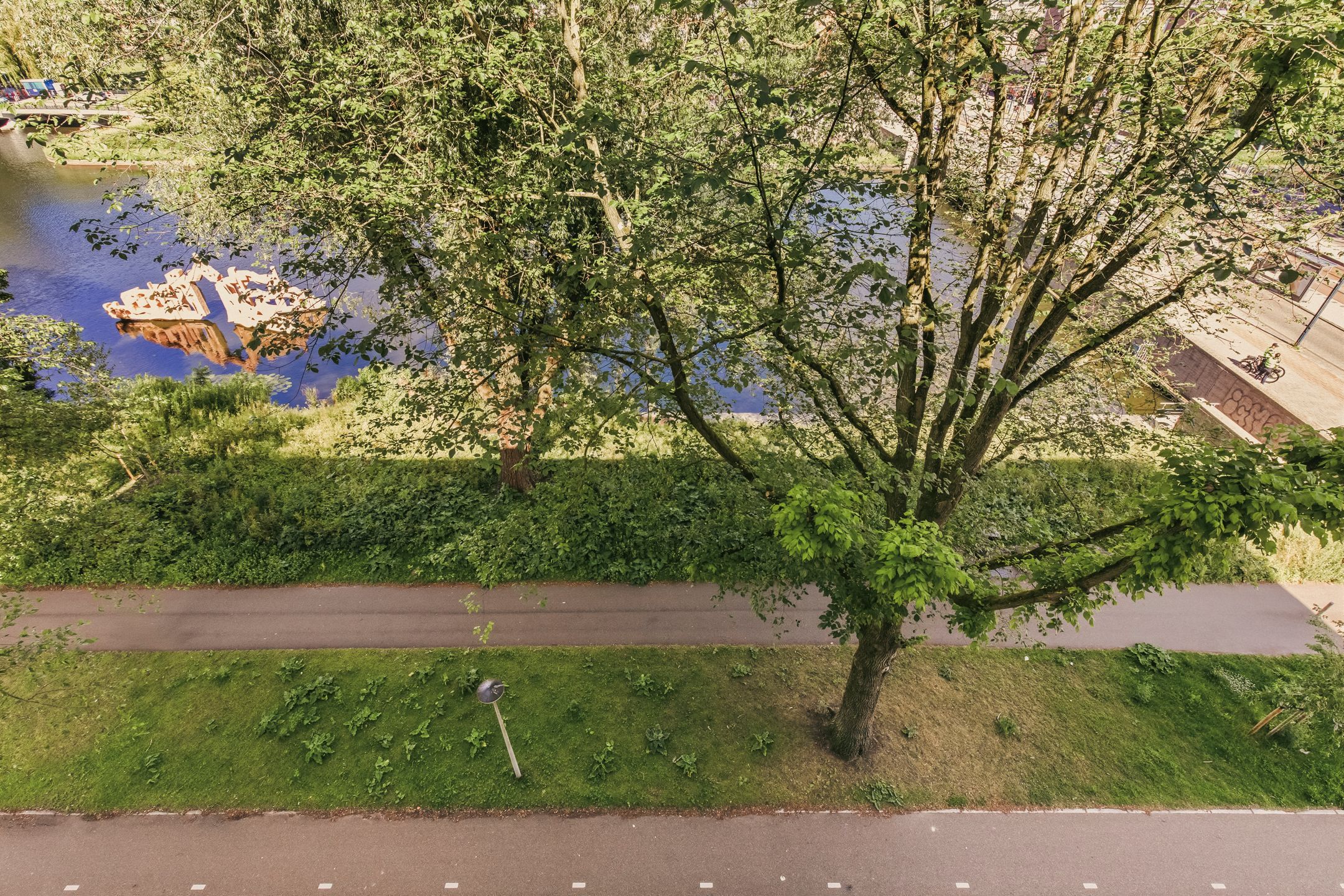 Photo 33 of Wolbrantskerkweg 201-A