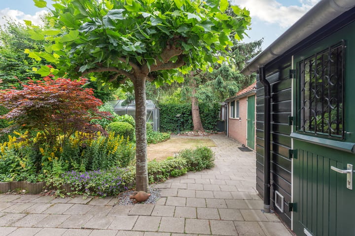 Twee-onder-één-kap te koop: Berkenlaan 6A, Aalsmeer