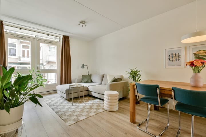Photo 2 of Vrolikstraat 459