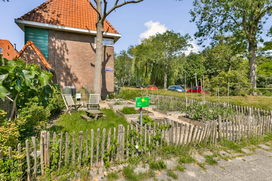 Photo 23 of Zwaagstraat 34