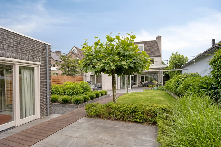 Photo 2 of Willem Alexanderstraat 8