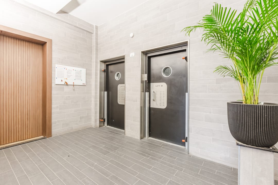Photo 7 of Maassluisstraat 44