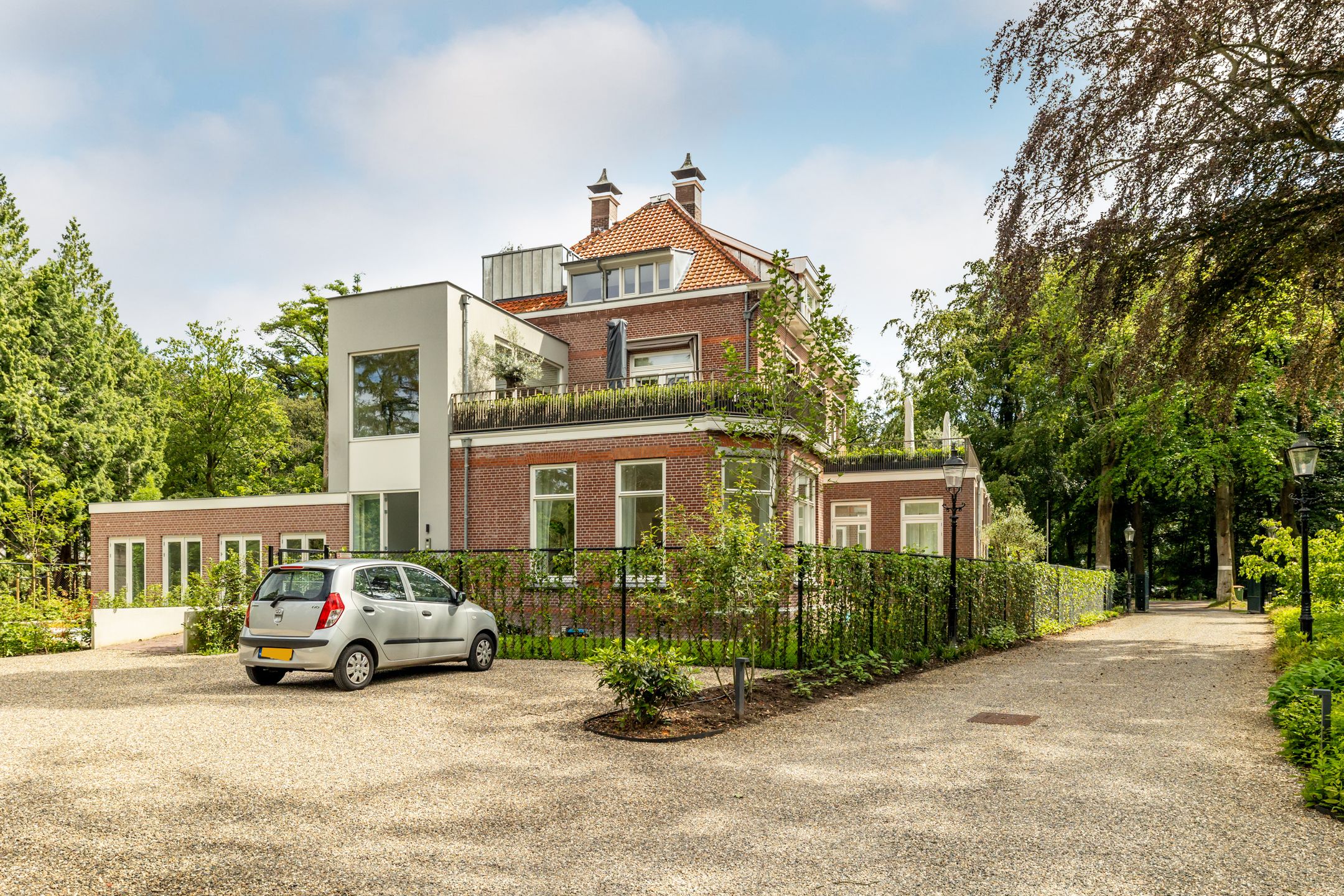 Photo 39 of Burgemeester de Manlaan 1-B