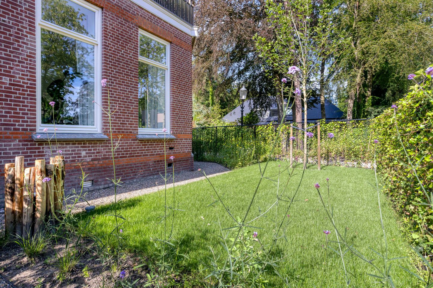 Photo 34 of Burgemeester de Manlaan 1-B